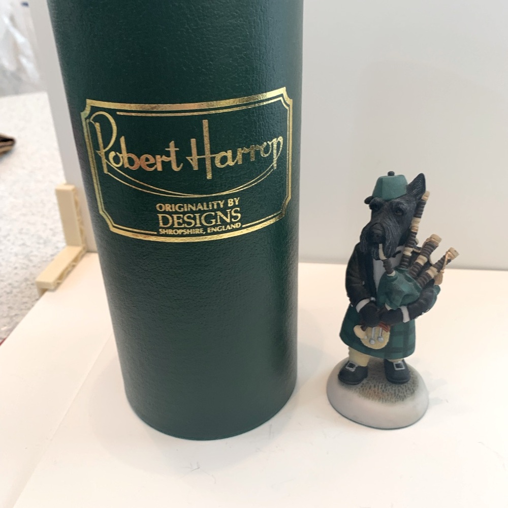 Robert Harrup  Vintage 2001 UK Scottie Dog Bagpiper Kilt Glengarry CC65 W/Box